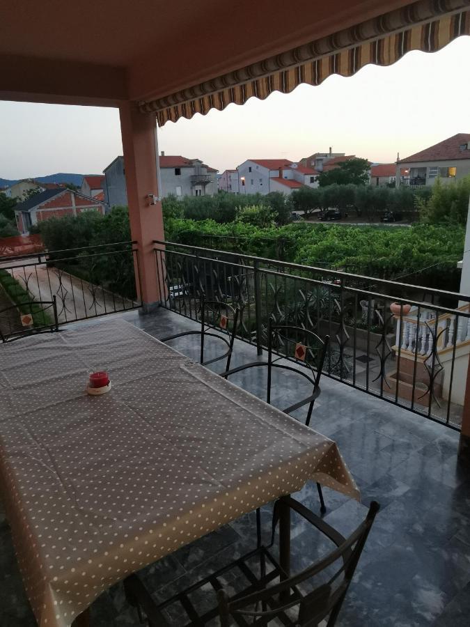Apartman Konfidenca Биоград-на-Мору Экстерьер фото